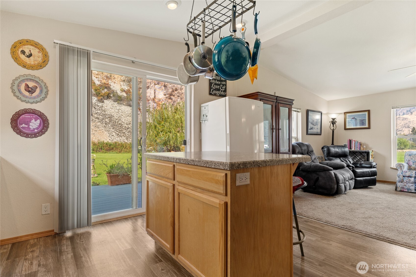 2560 Antione Creek , Chelan, WA 98816