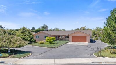 939 S Laguna Drive , Moses Lake, WA 98837 - Photo 2