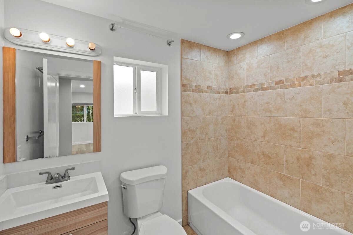5904 S 149th Street , Tukwila, WA 98168-2150