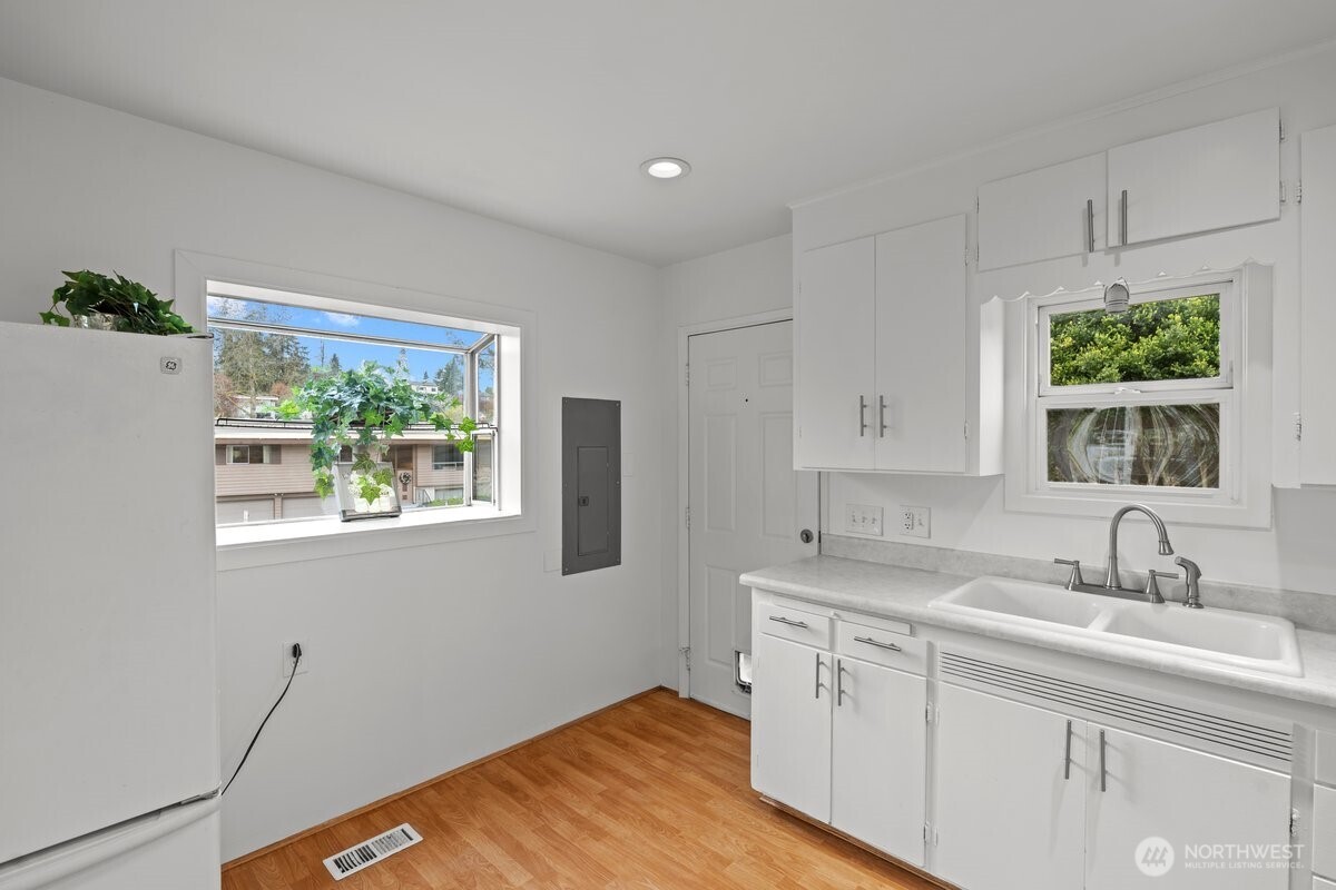 5904 S 149th Street , Tukwila, WA 98168-2150