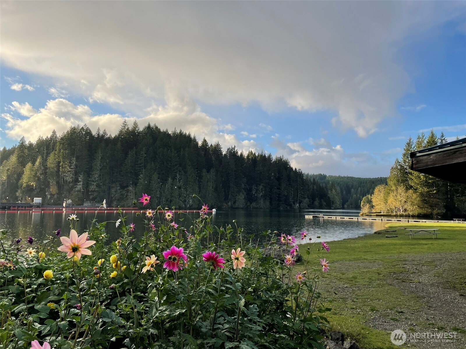 20 Oxbow Place , Hoodsport, WA 98548