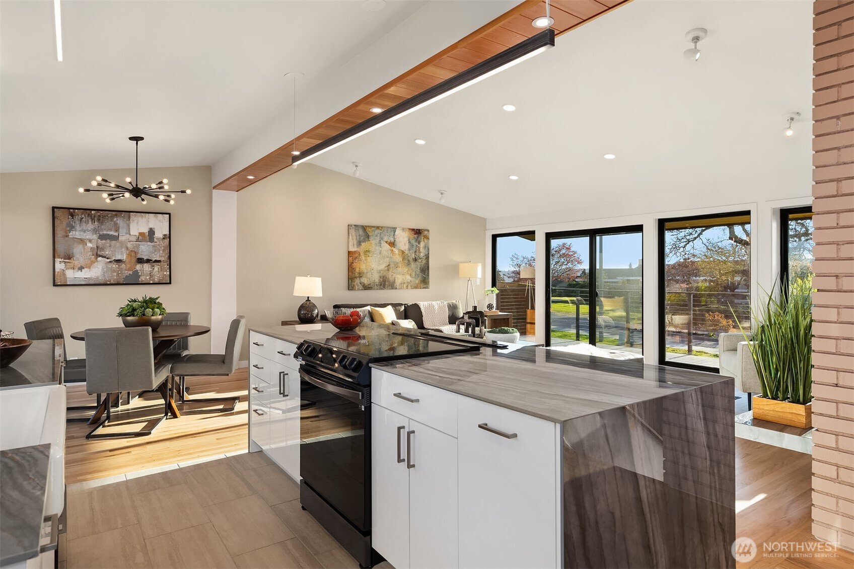 2032 123rd Avenue SE, Bellevue, WA 98005