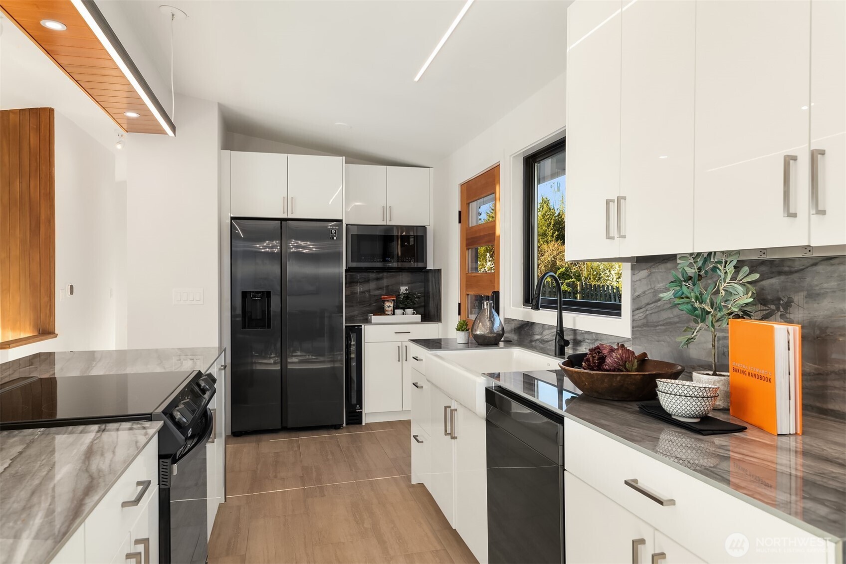 2032 123rd Avenue SE, Bellevue, WA 98005