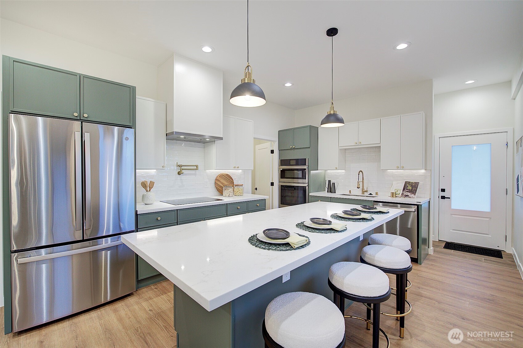 7008 Linden Avenue N, Seattle, WA 98103