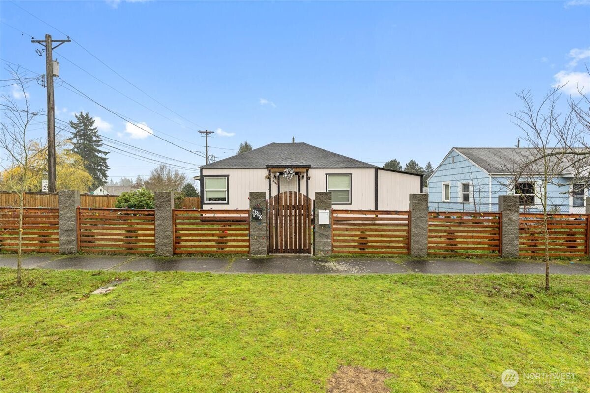 4640 E G Street , Tacoma, WA 98404