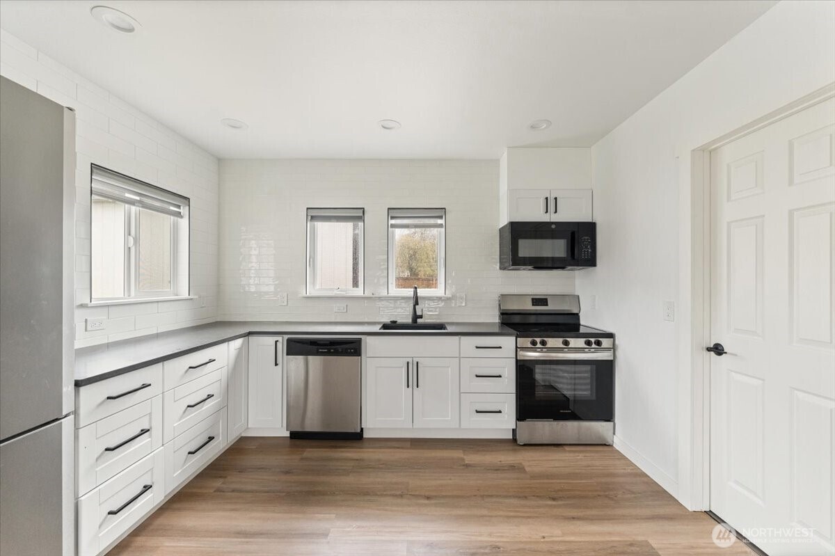 4640 E G Street , Tacoma, WA 98404
