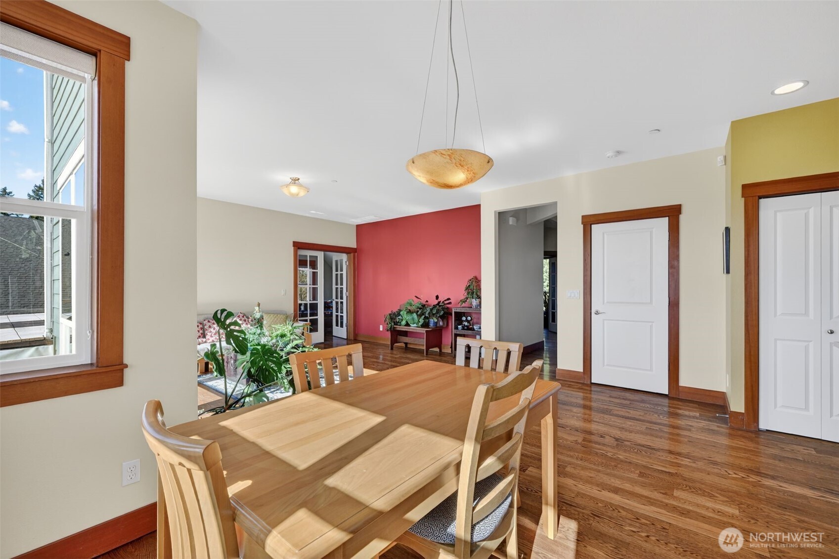 12295 15th Avenue SW, Burien, WA 98146-2646