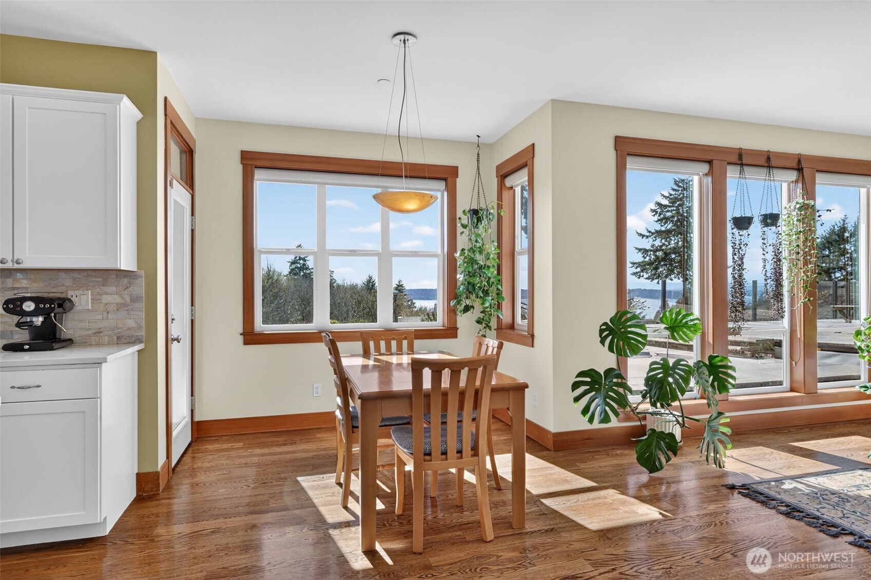 12295 15th Avenue SW, Burien, WA 98146-2646