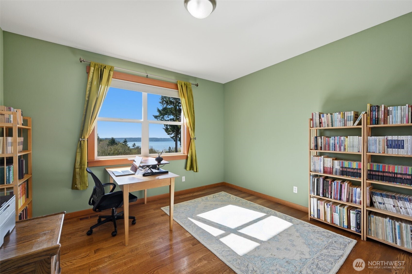 12295 15th Avenue SW, Burien, WA 98146-2646