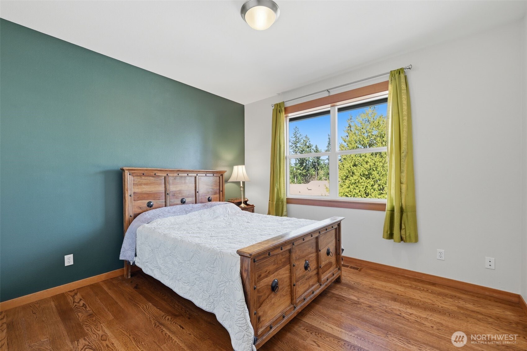 12295 15th Avenue SW, Burien, WA 98146-2646