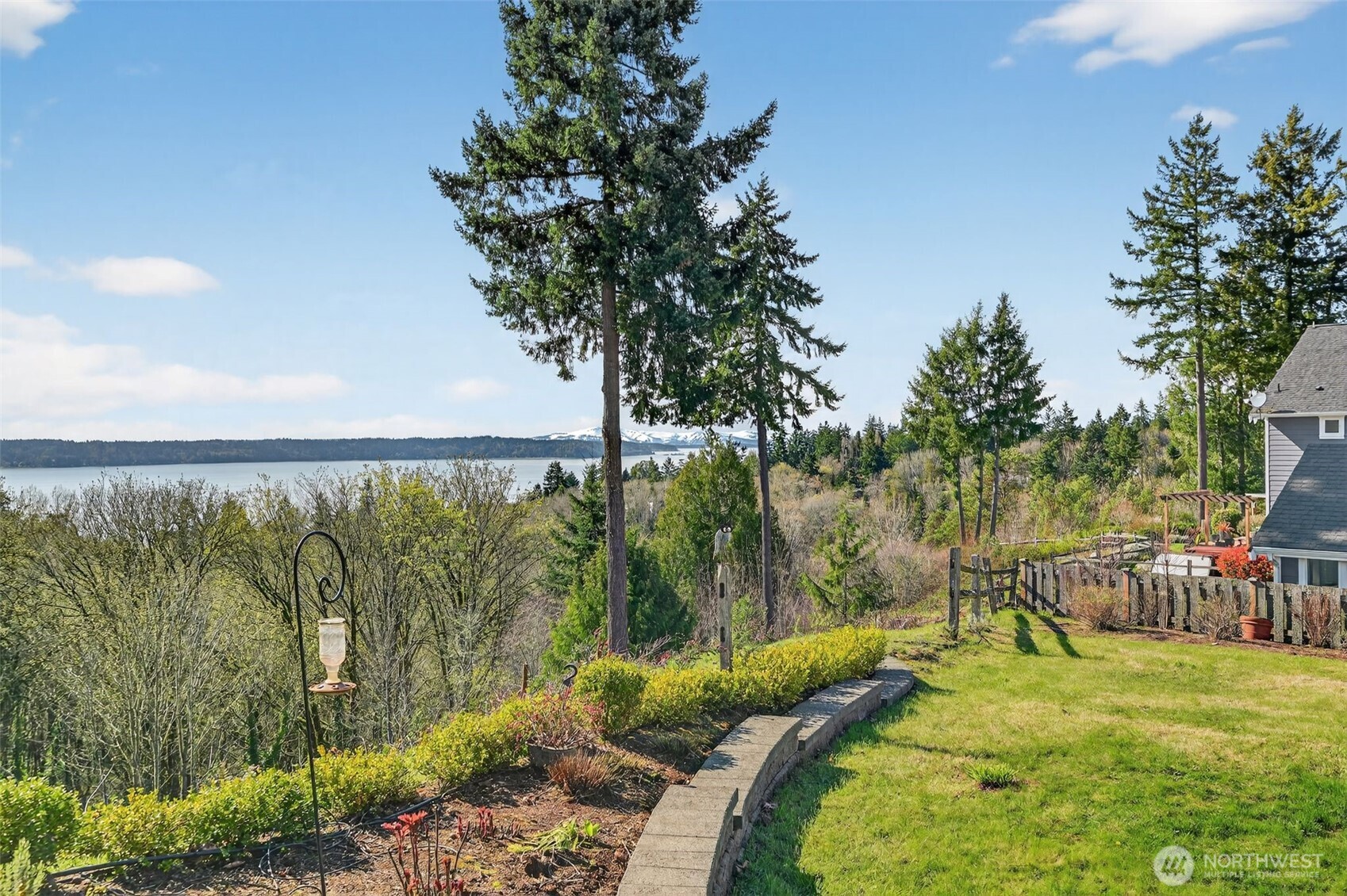 12295 15th Avenue SW, Burien, WA 98146-2646