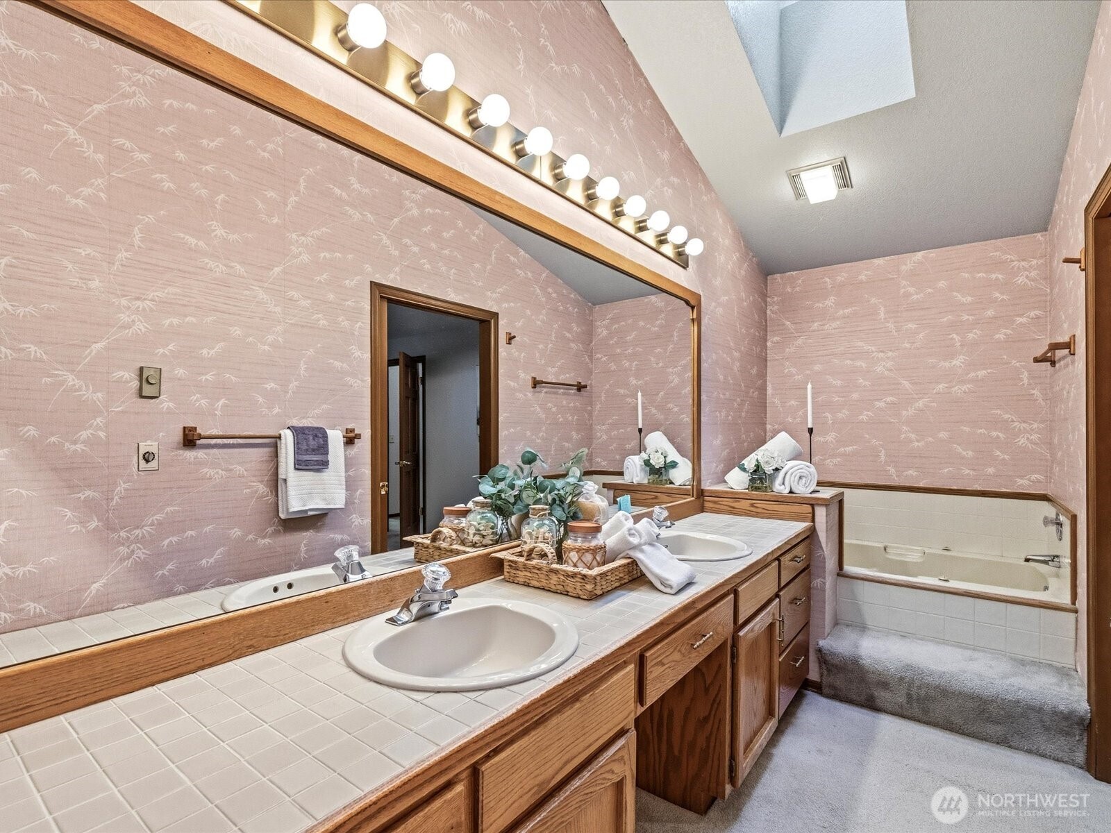 14300 Trillium Blvd SE #8, Mill Creek, WA 98012