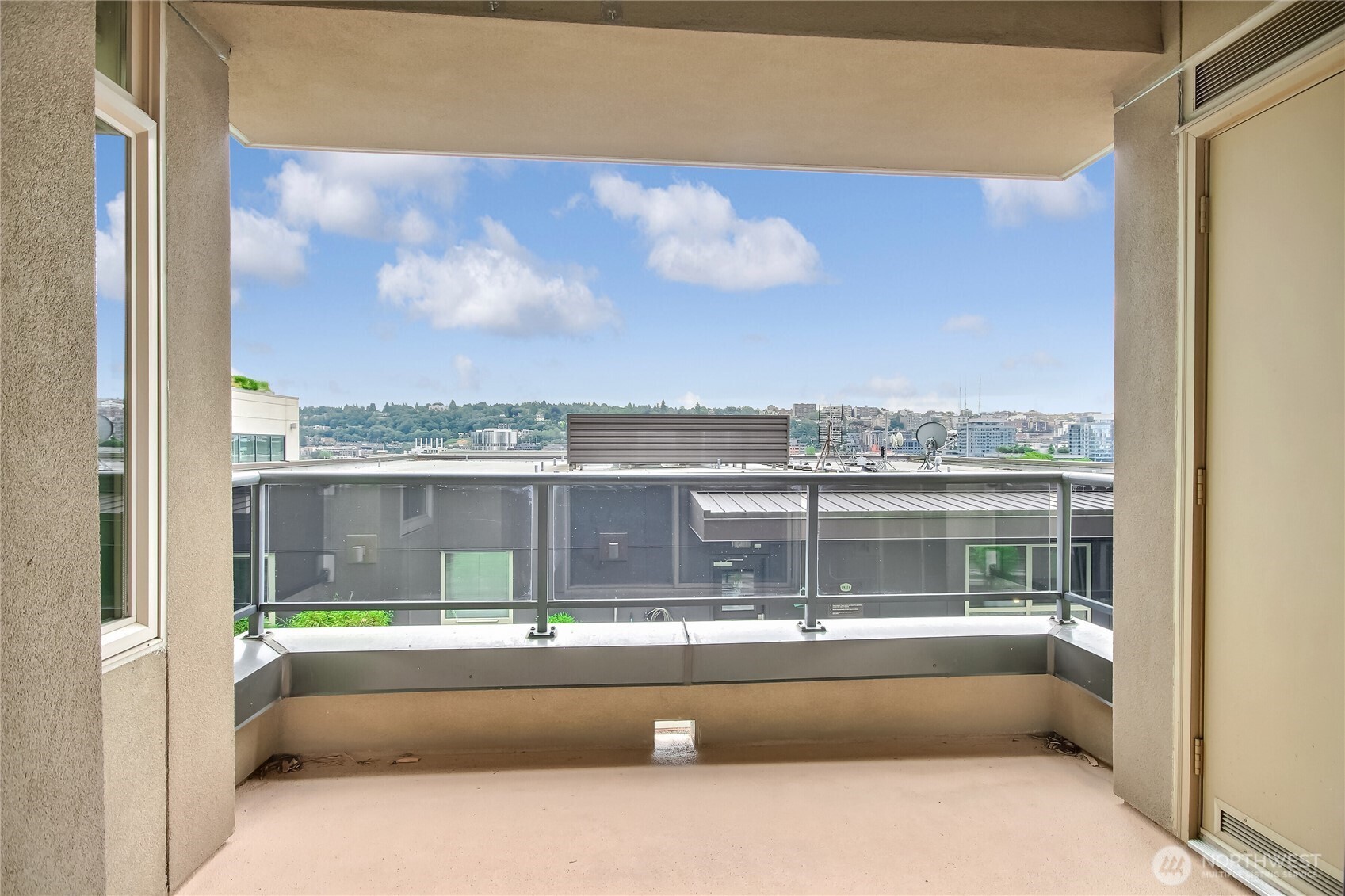 1000 Aurora Avenue N #310, Seattle, WA 98109-4177