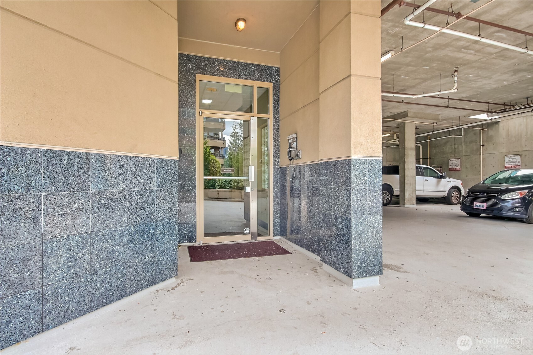 1000 Aurora Avenue N #310, Seattle, WA 98109-4177