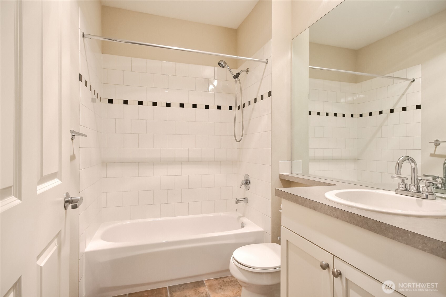 1000 Aurora Avenue N #310, Seattle, WA 98109-4177