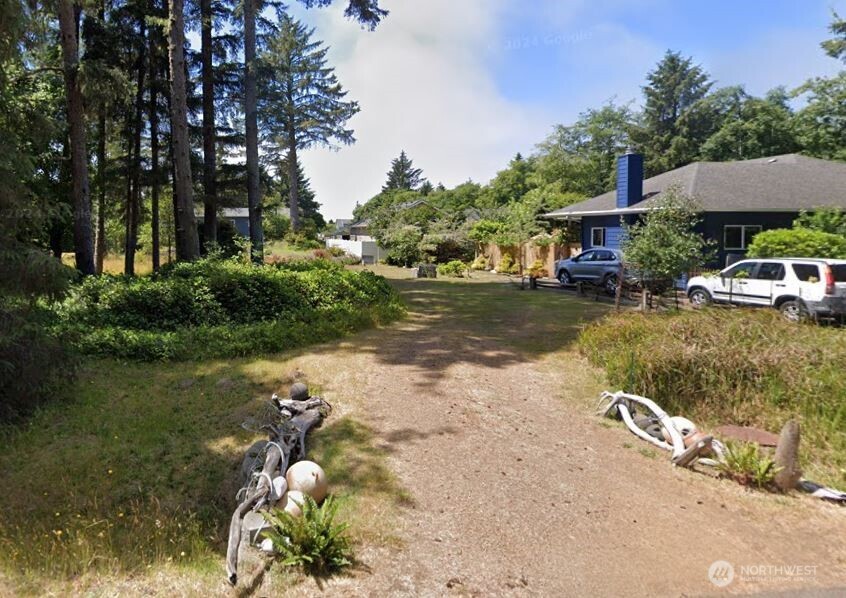 657 Sollecks Avenue SE, Ocean Shores, WA 98569