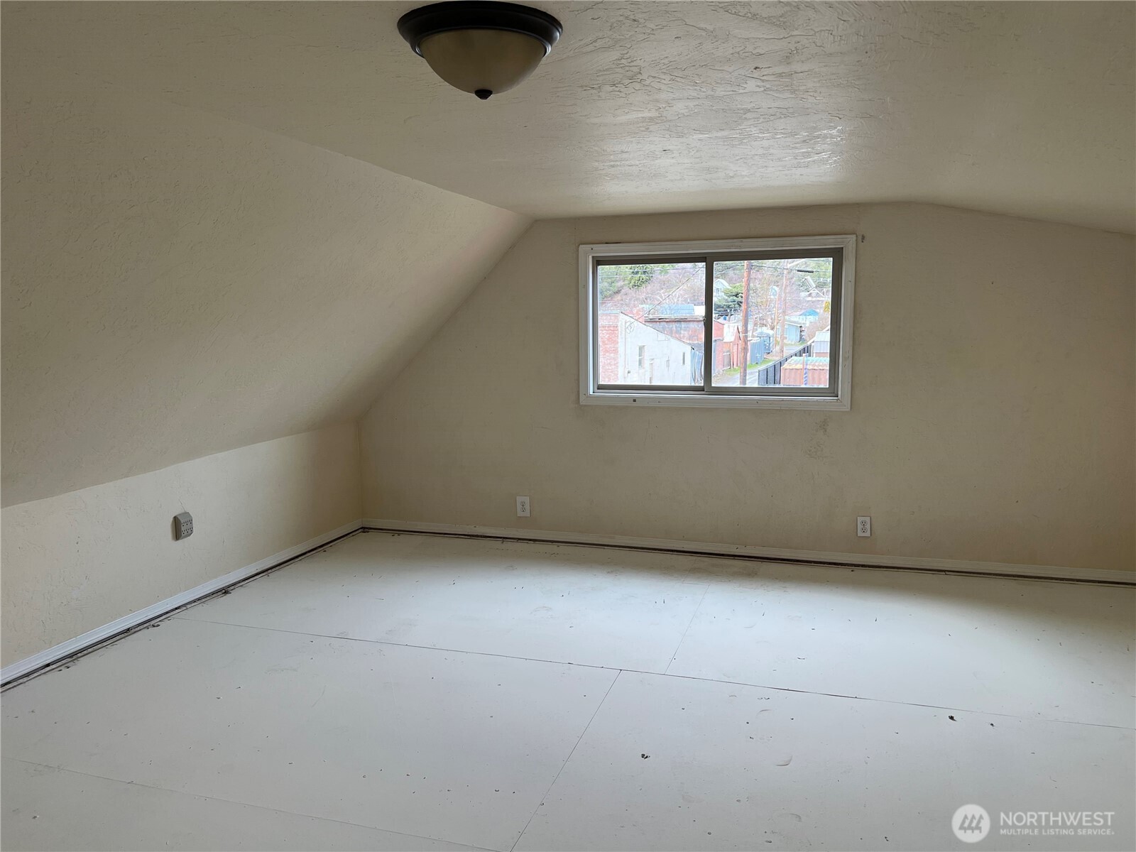 508 E First Street , Cle Elum, WA 98922