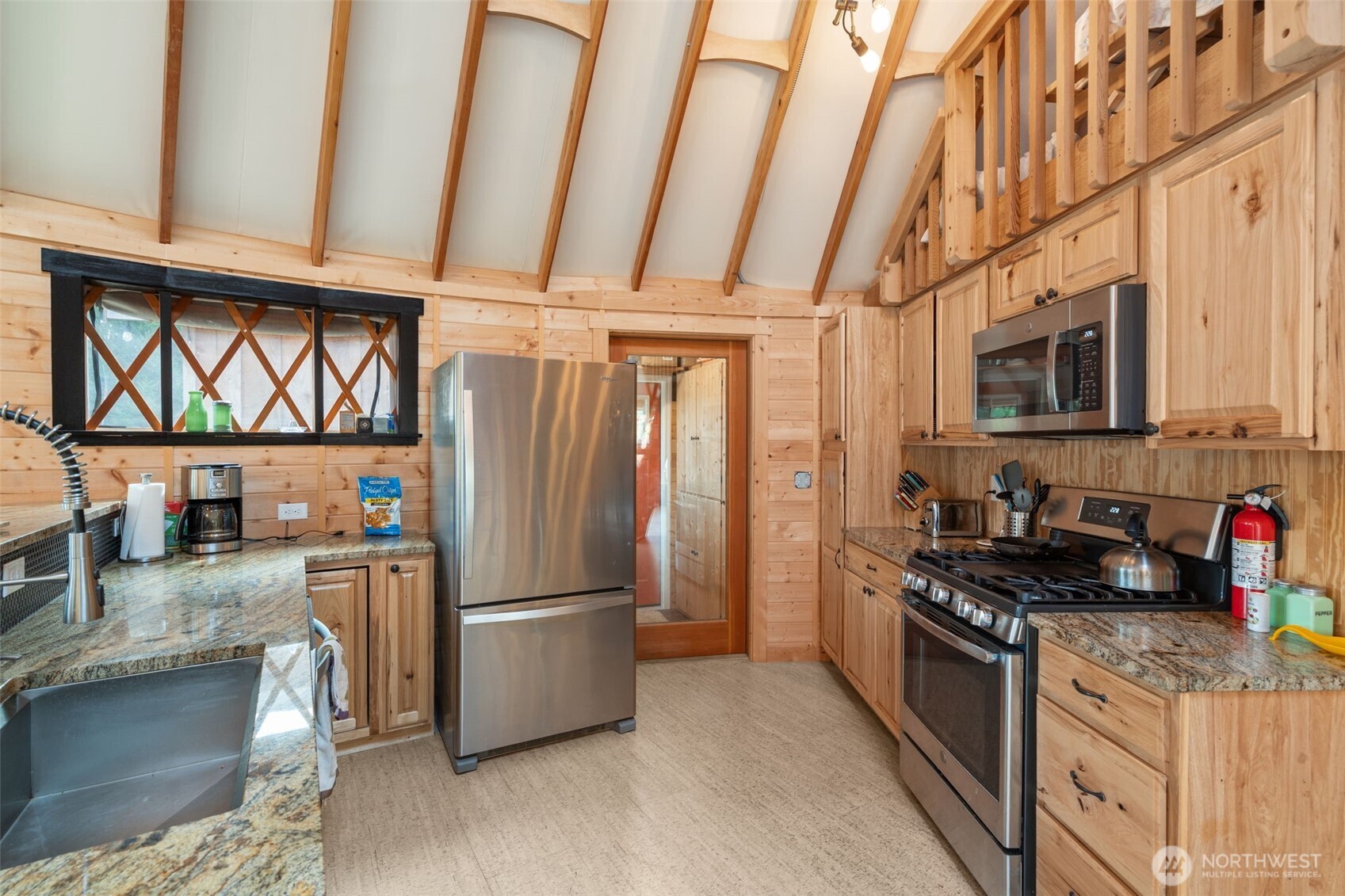 216 Eagle Peak Drive , Packwood, WA 98361