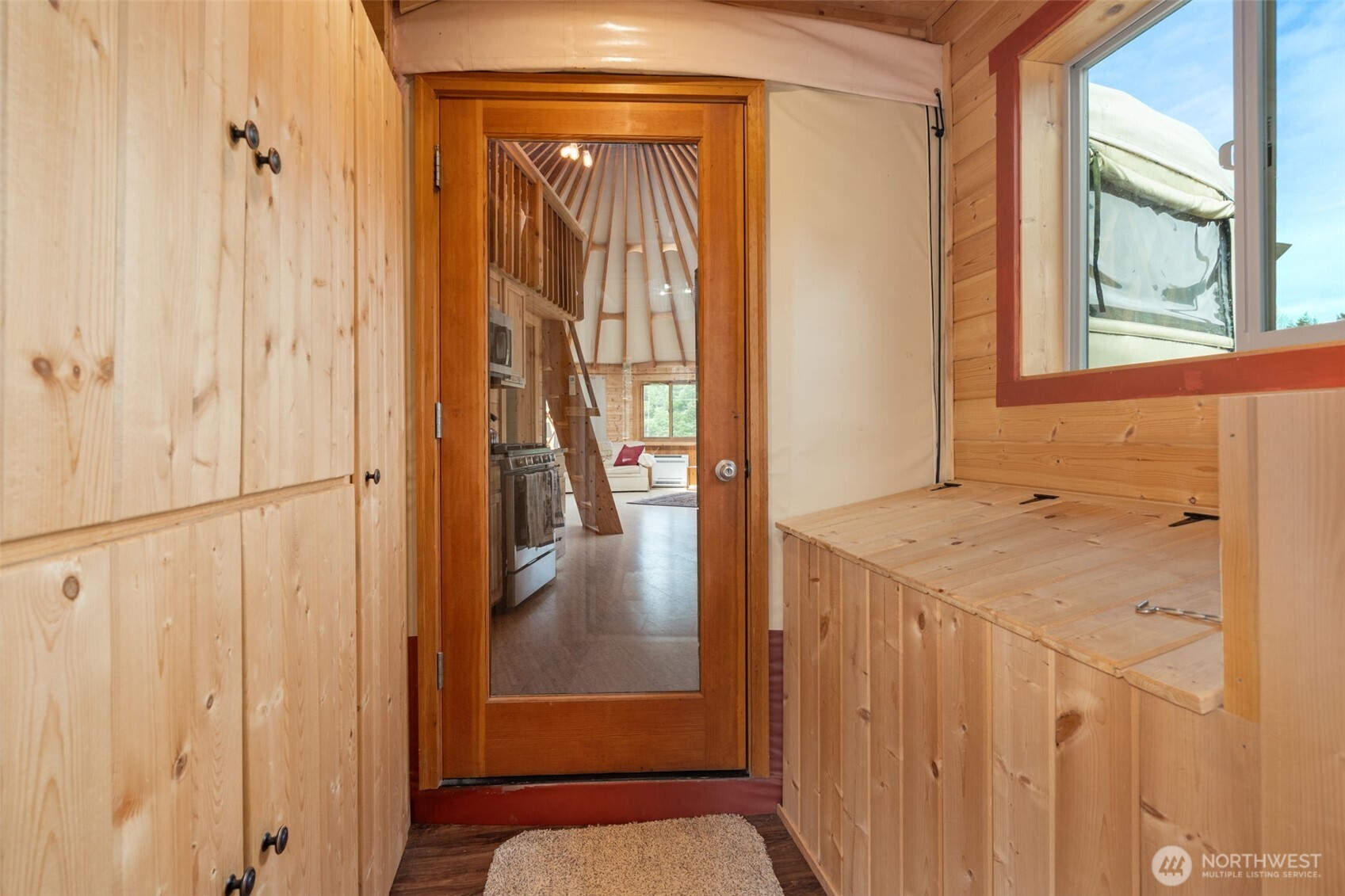 216 Eagle Peak Drive , Packwood, WA 98361