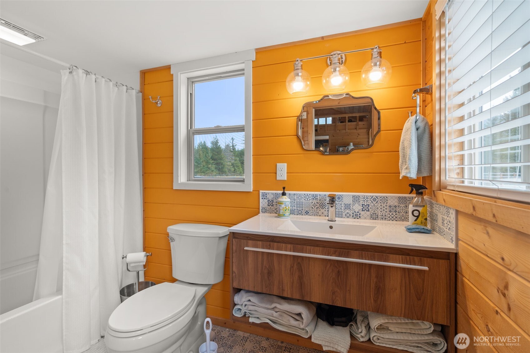 216 Eagle Peak Drive , Packwood, WA 98361