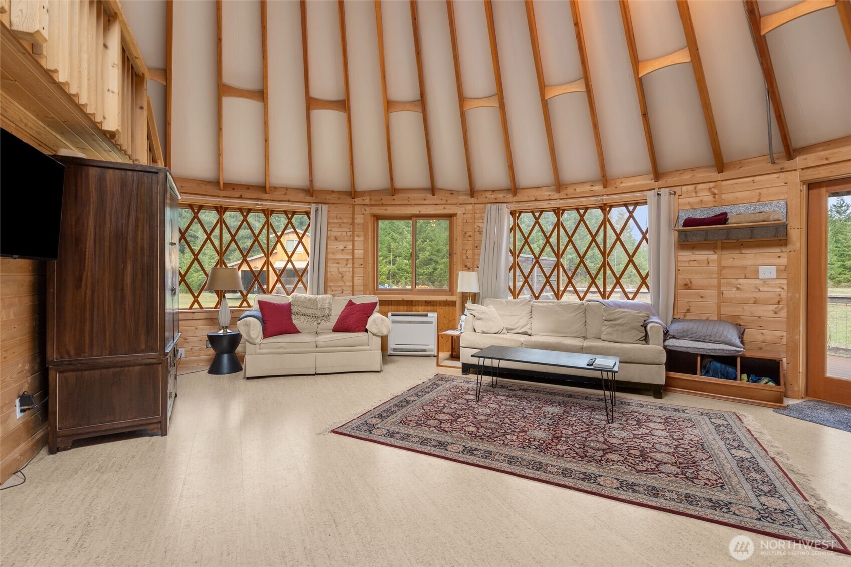 216 Eagle Peak Drive , Packwood, WA 98361
