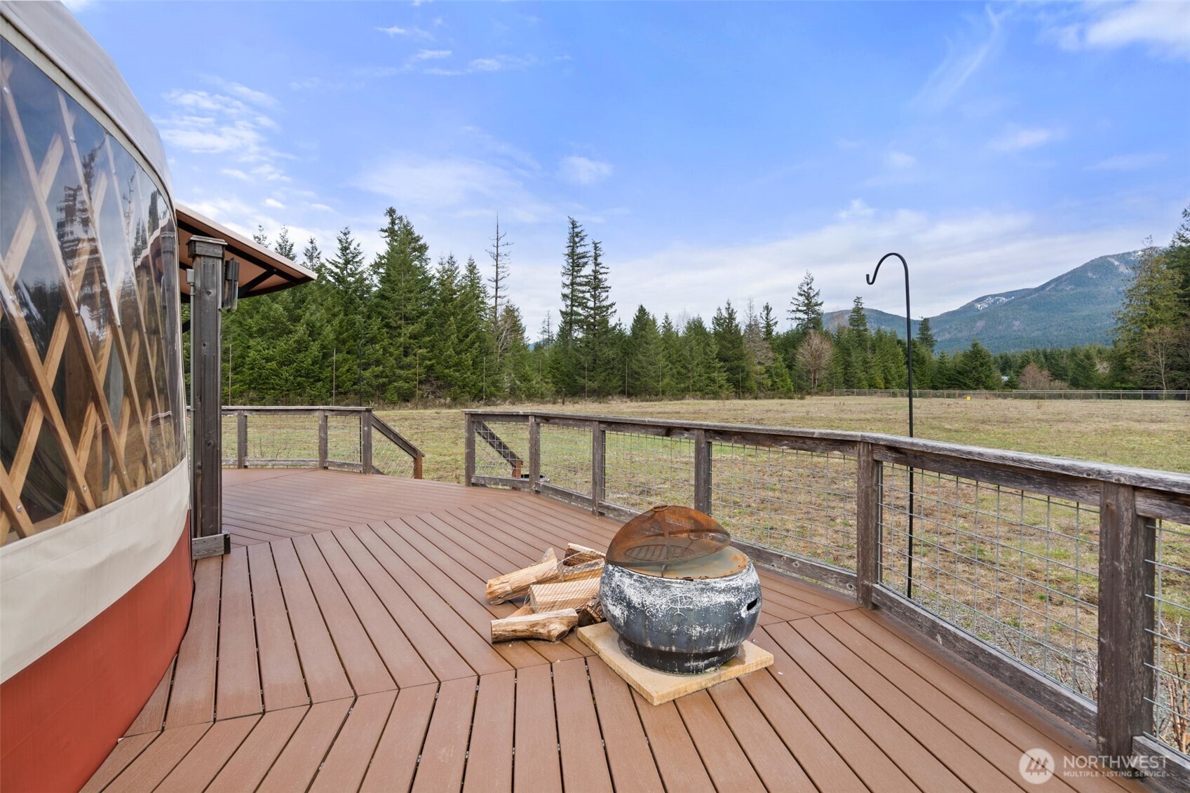 216 Eagle Peak Drive , Packwood, WA 98361