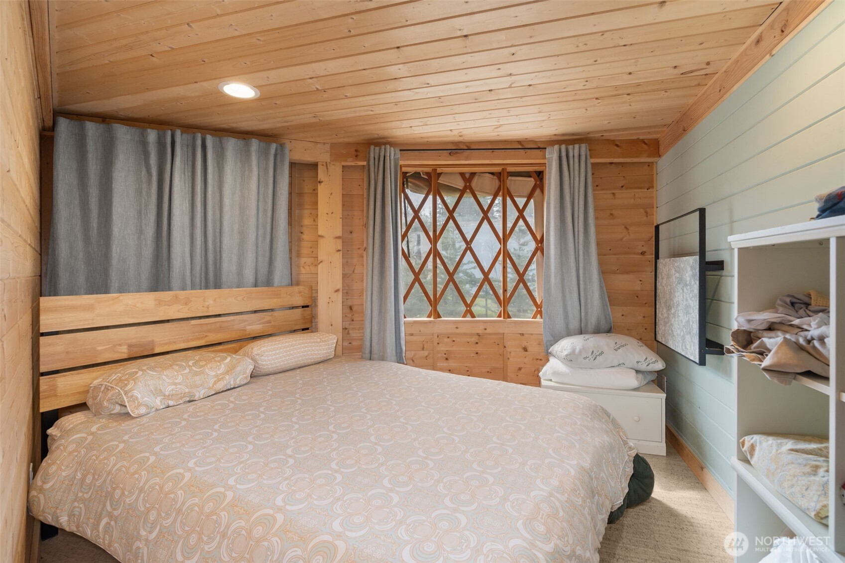 216 Eagle Peak Drive , Packwood, WA 98361