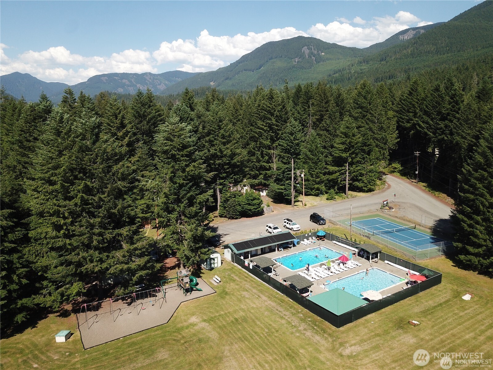 134 Grizzly Road , Packwood, WA 98361