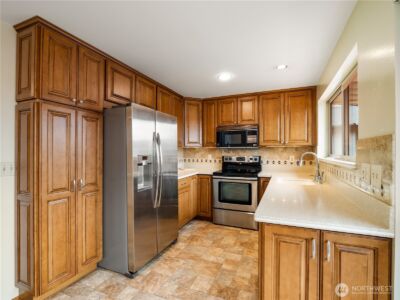 16526 116th Place SE, Renton, WA 98058 - Photo 8