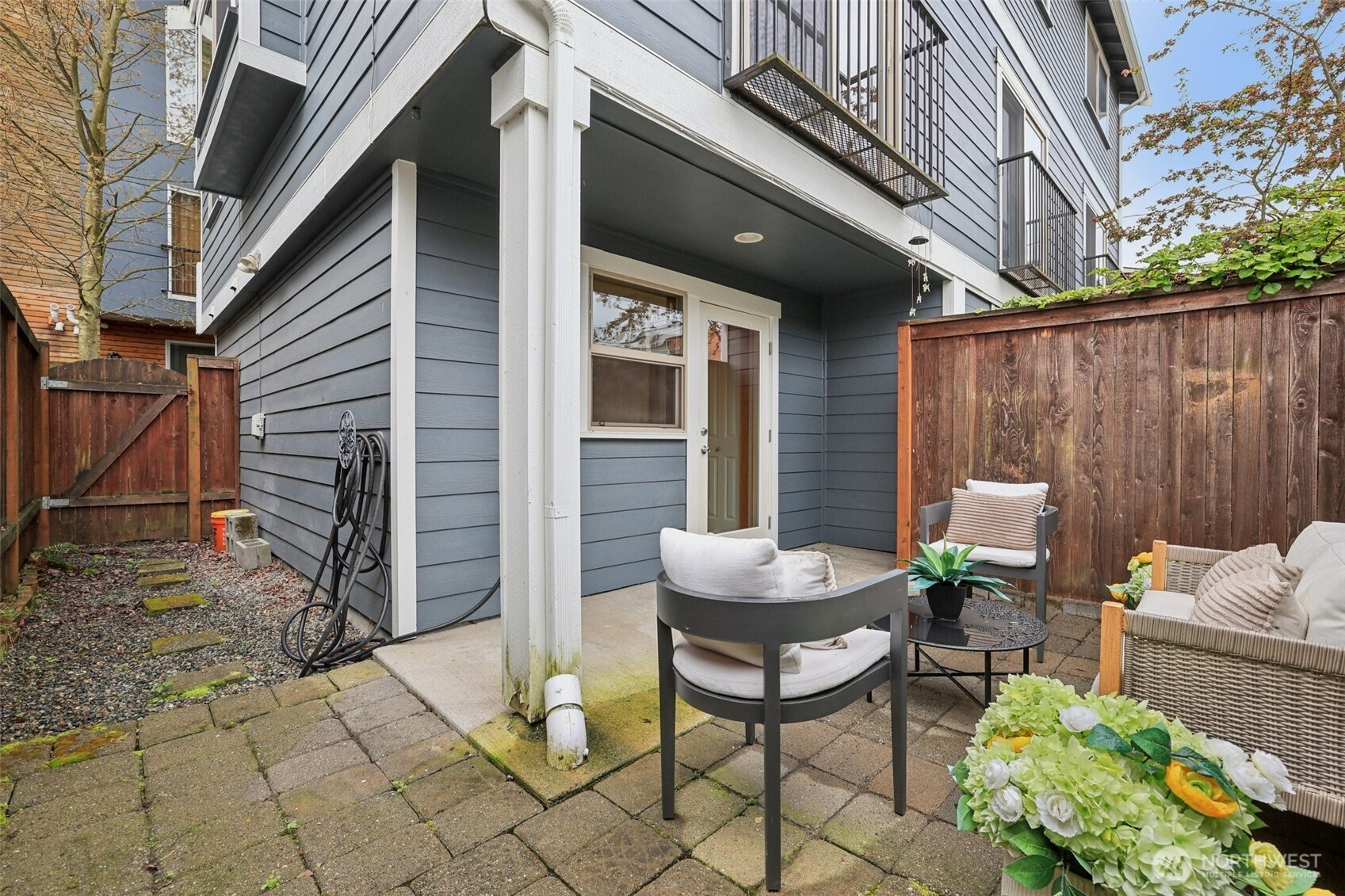 9047 17th Avenue SW #A, Seattle, WA 98106
