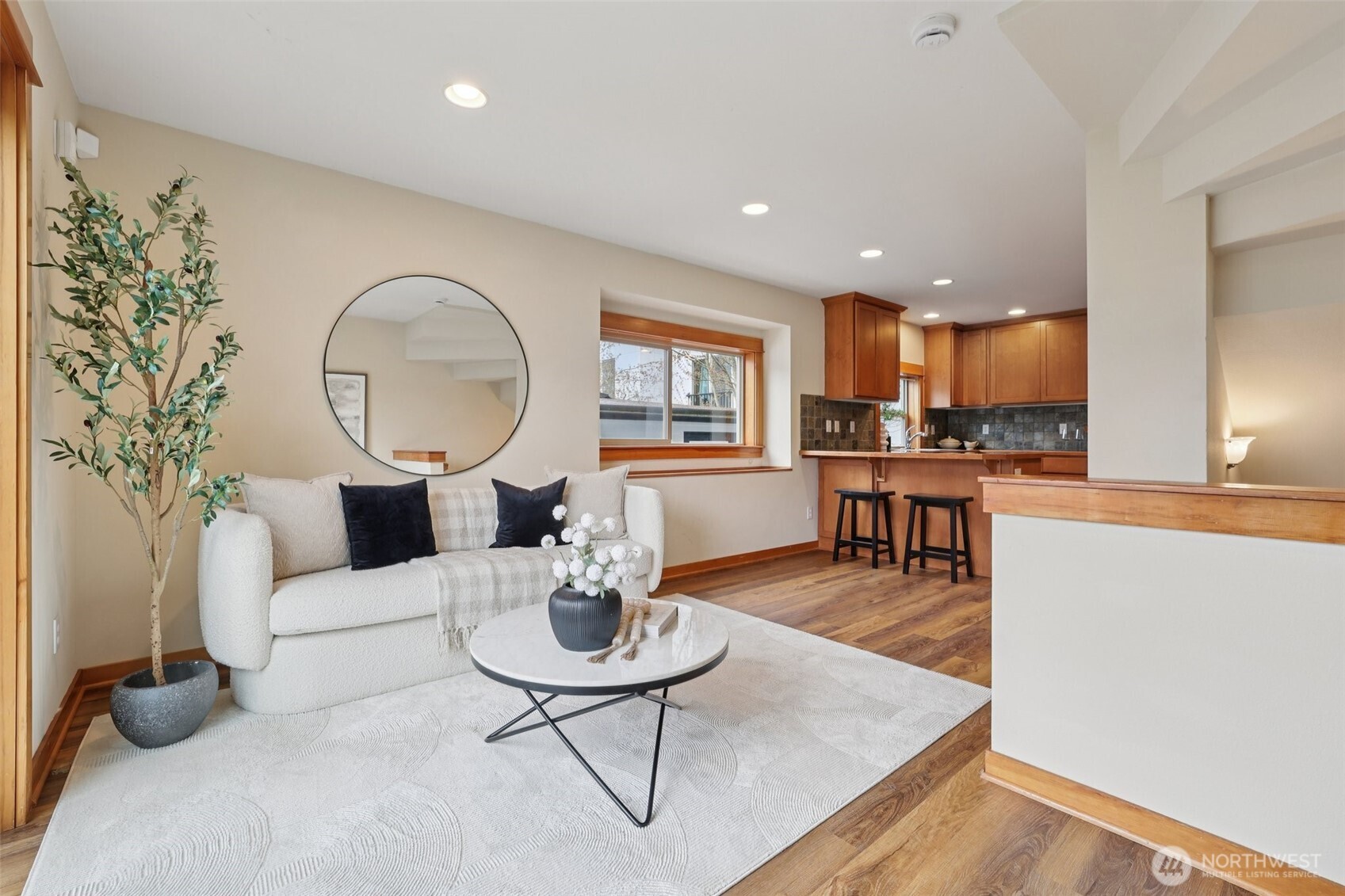 9047 17th Avenue SW #A, Seattle, WA 98106