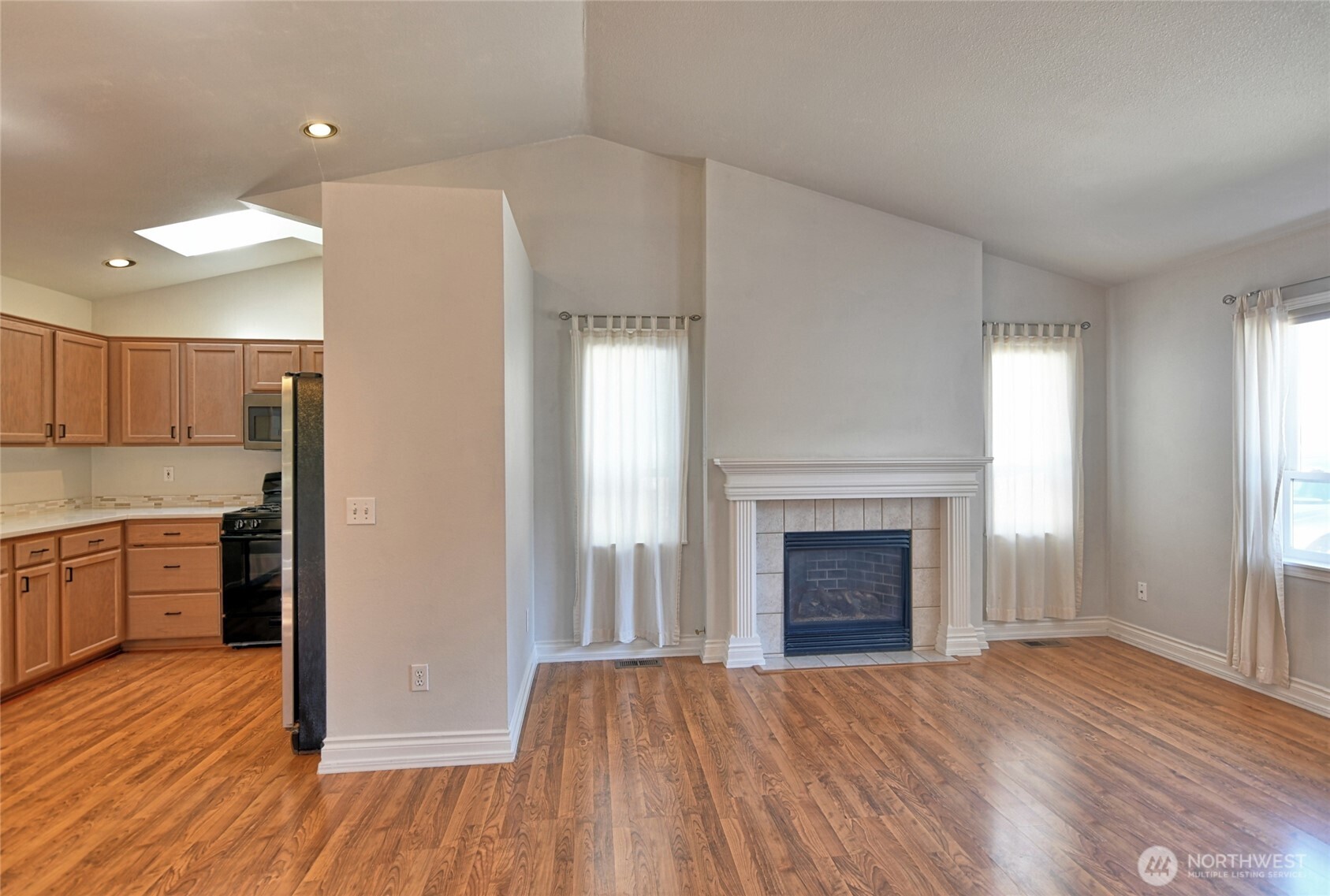 5726 East Drive , Everett, WA 98203