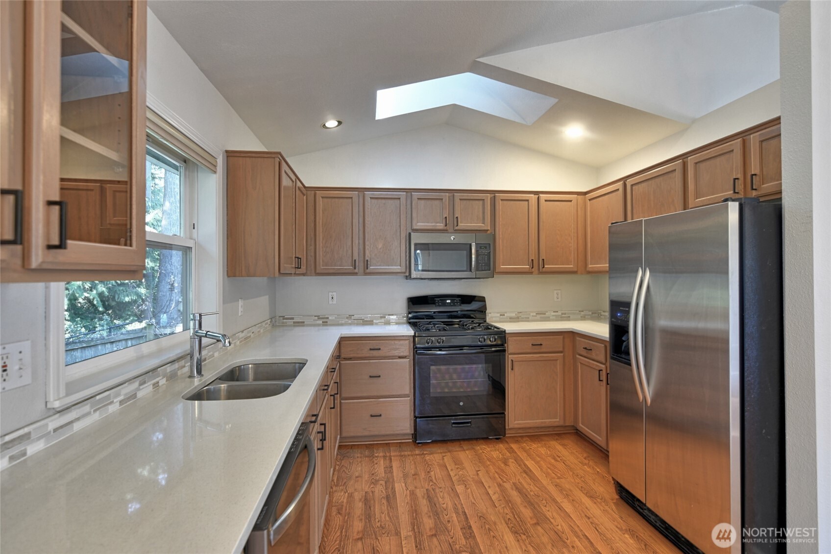 5726 East Drive , Everett, WA 98203