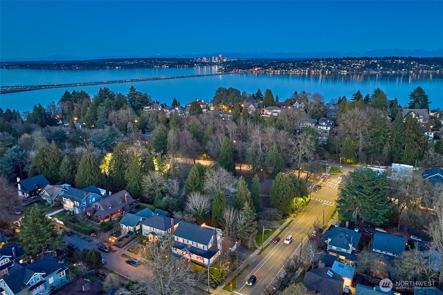 2736 34th Avenue S, Seattle, WA 98144-5561