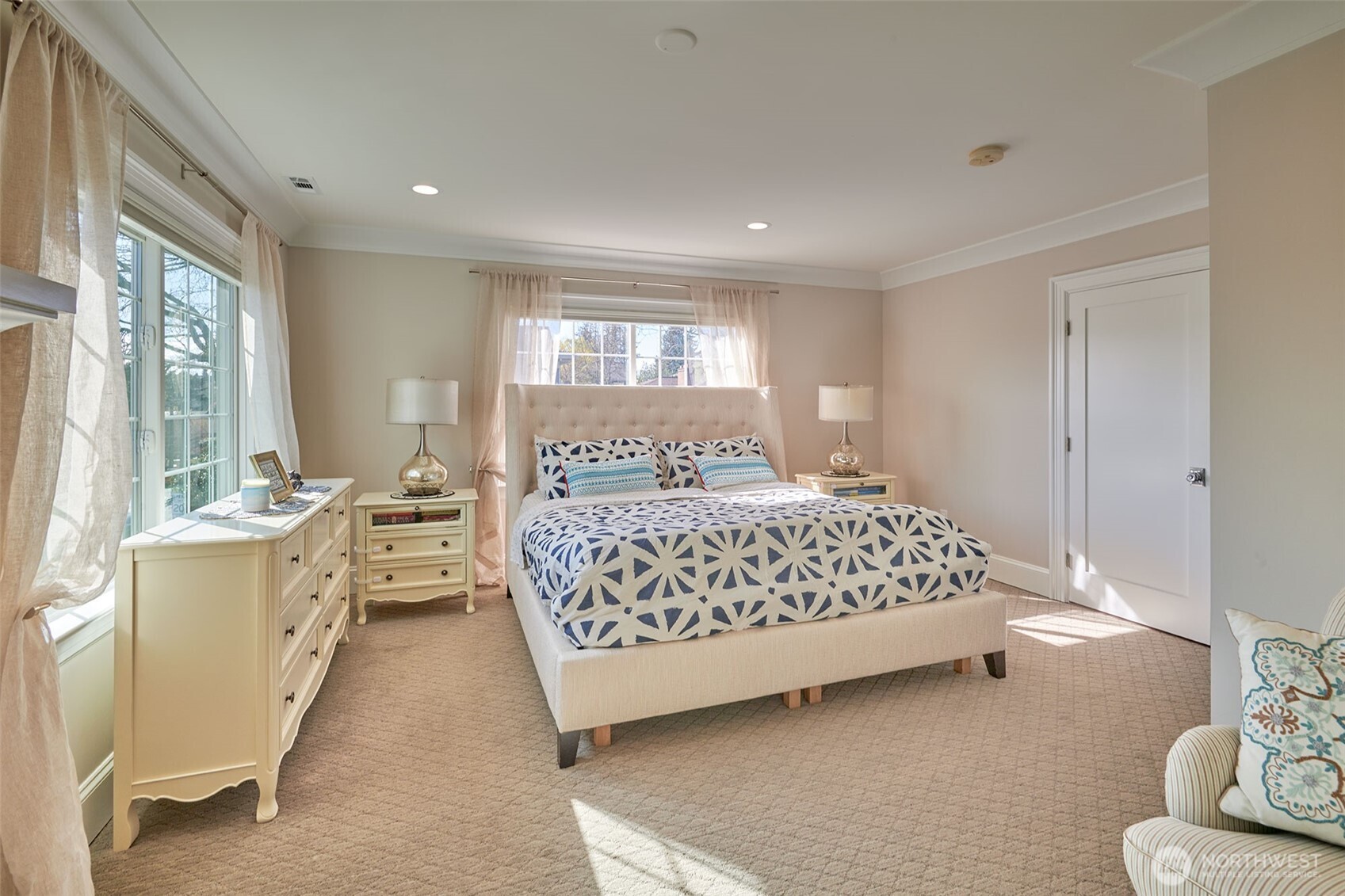 2736 34th Avenue S, Seattle, WA 98144-5561