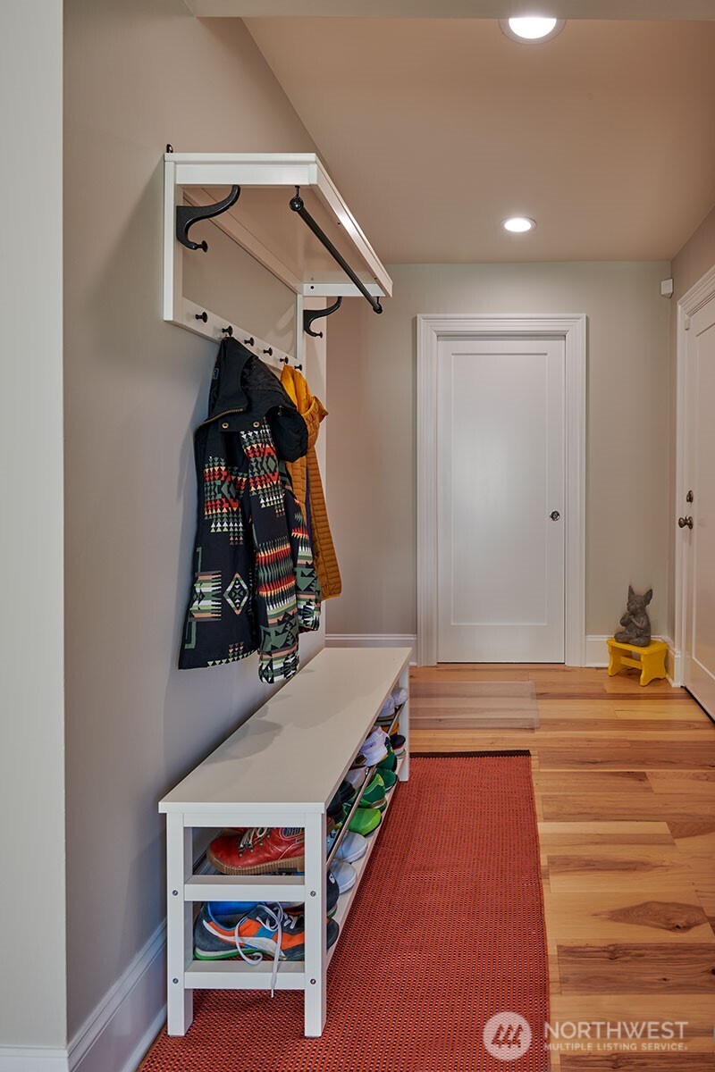 2736 34th Avenue S, Seattle, WA 98144-5561