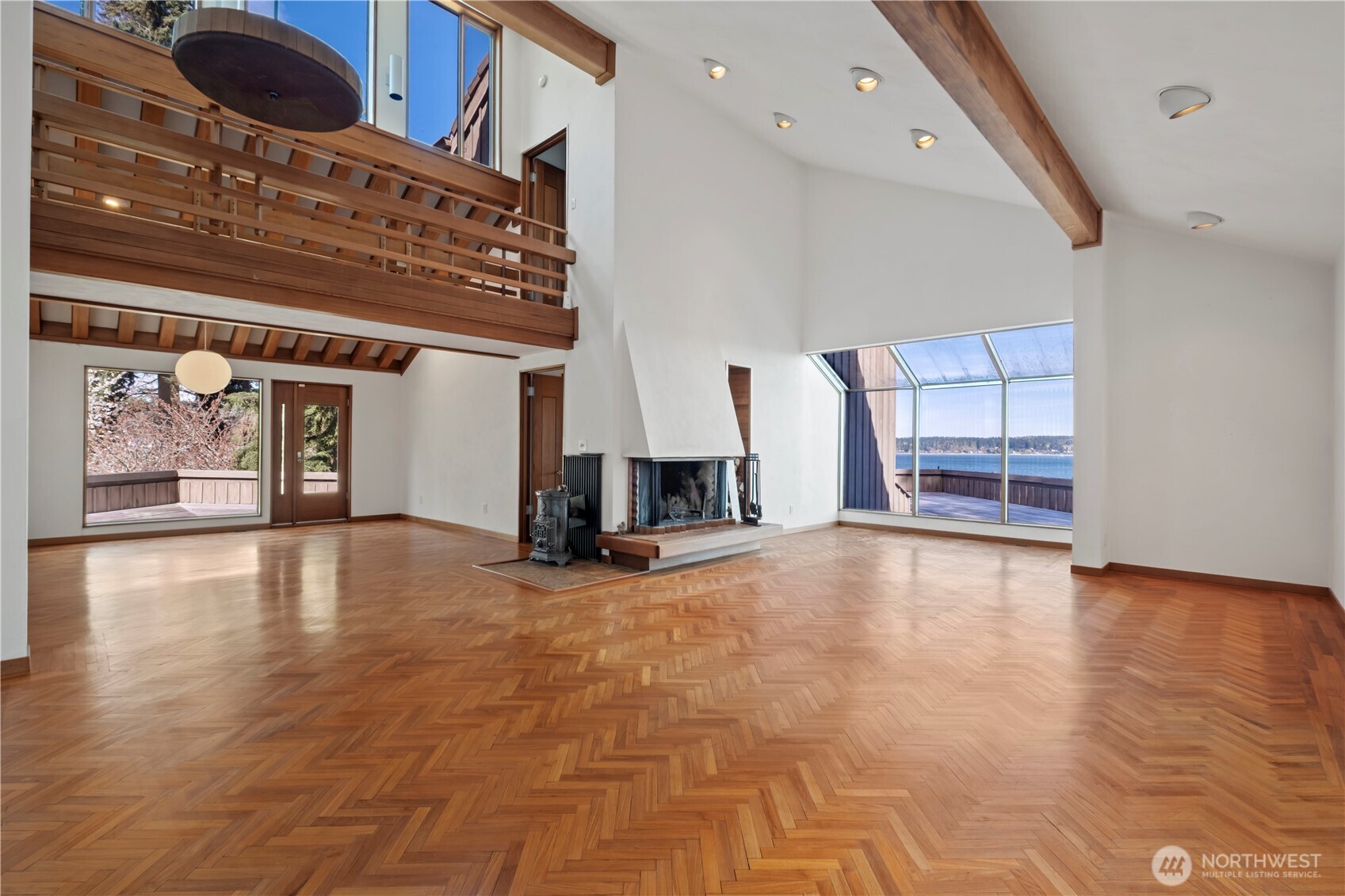 17040 Agate Street NE, Bainbridge Island, WA 98110