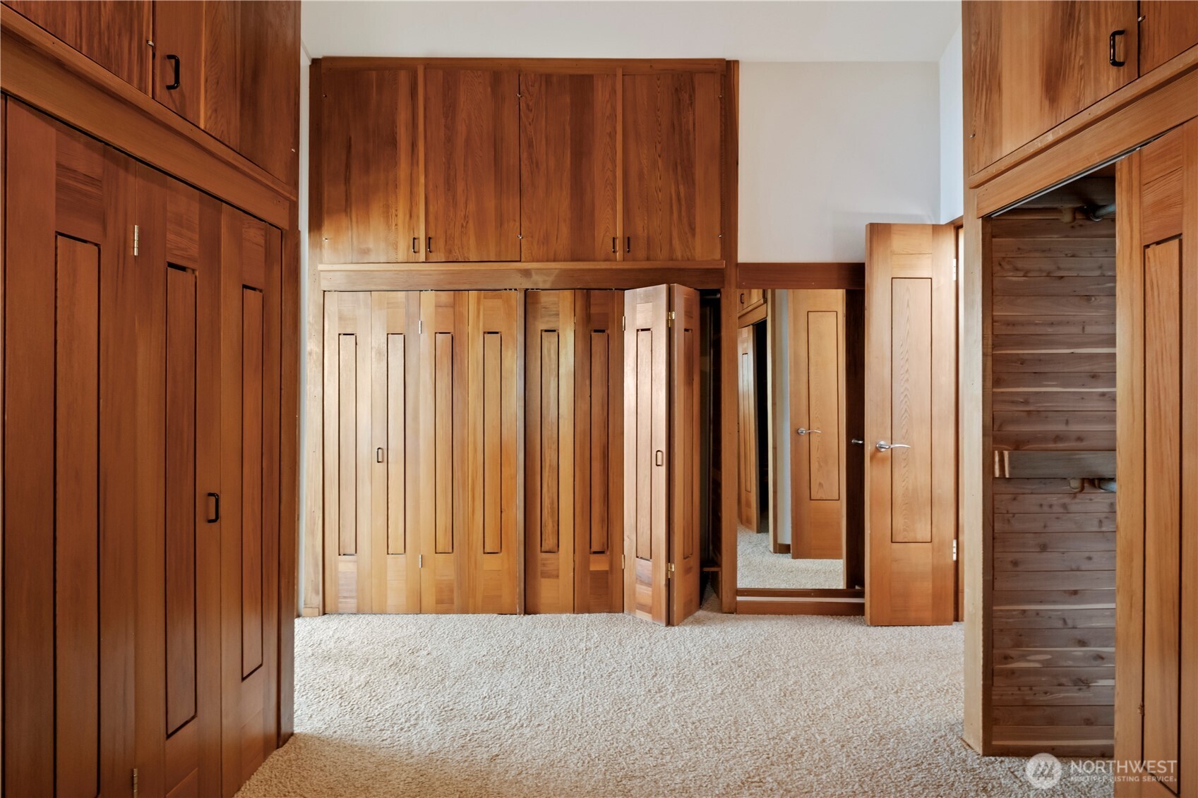 17040 Agate Street NE, Bainbridge Island, WA 98110