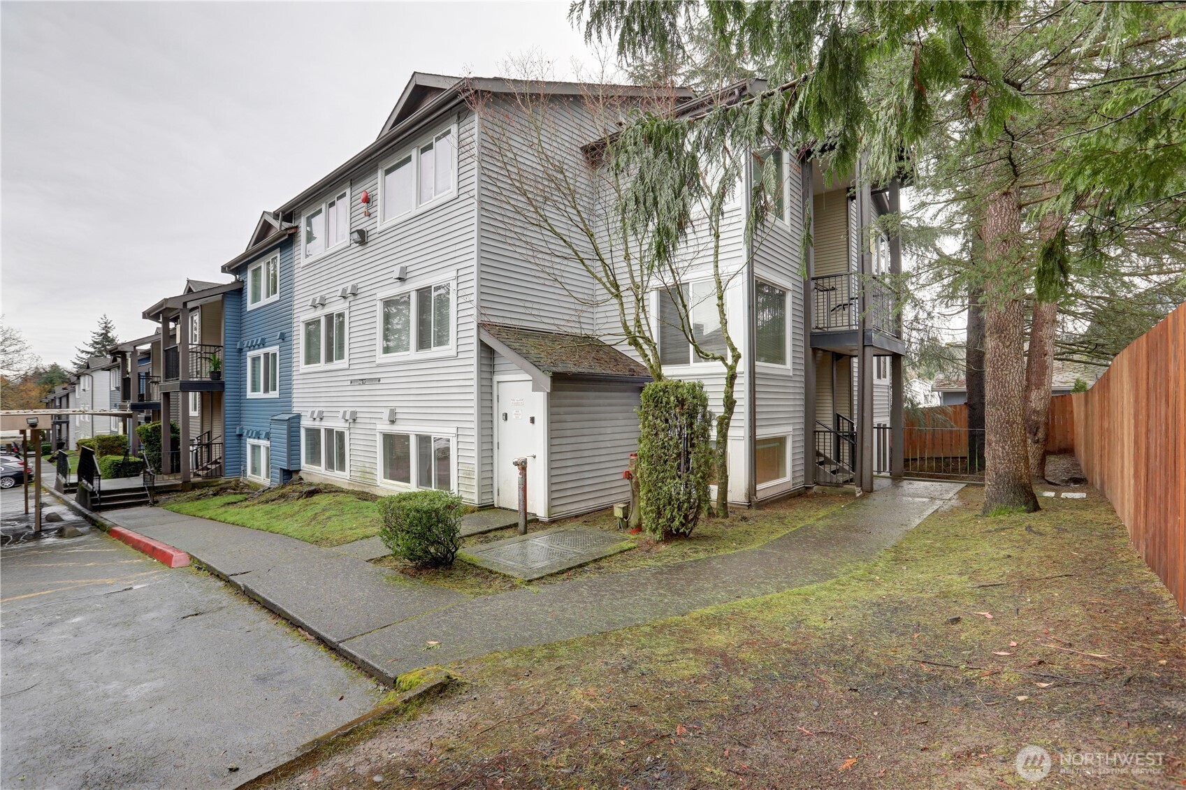 26335 116th Avenue NE #H105, Kent, WA 98030