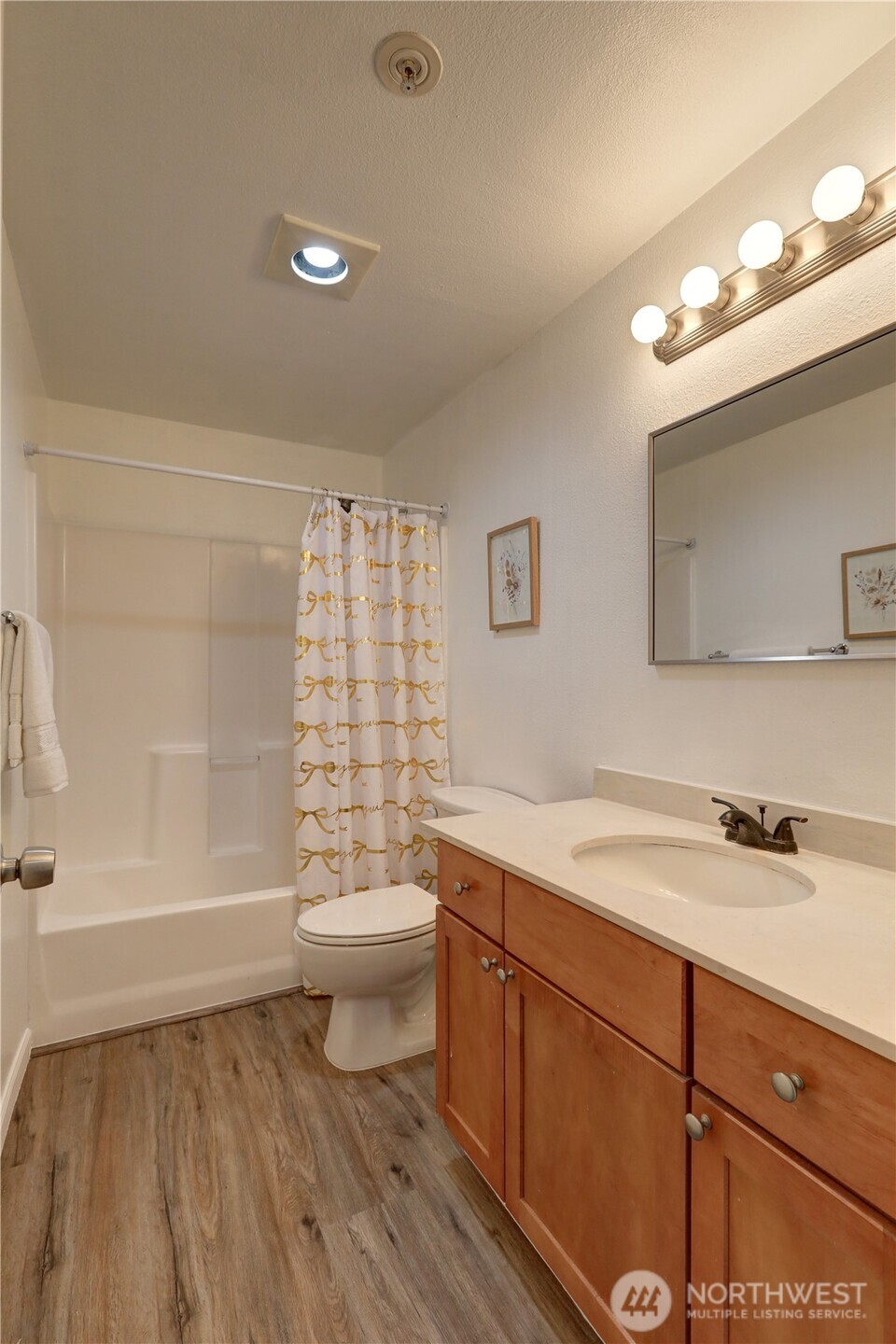 26335 116th Avenue NE #H105, Kent, WA 98030