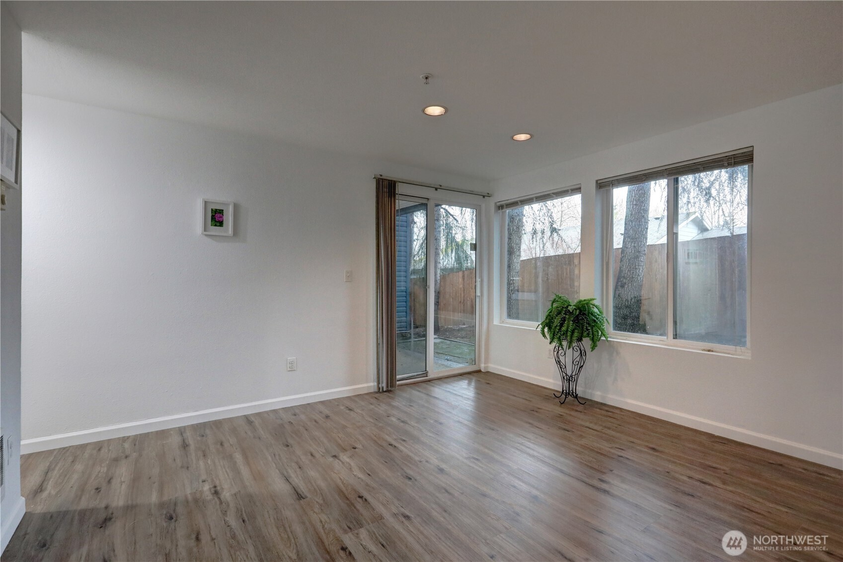 26335 116th Avenue NE #H105, Kent, WA 98030