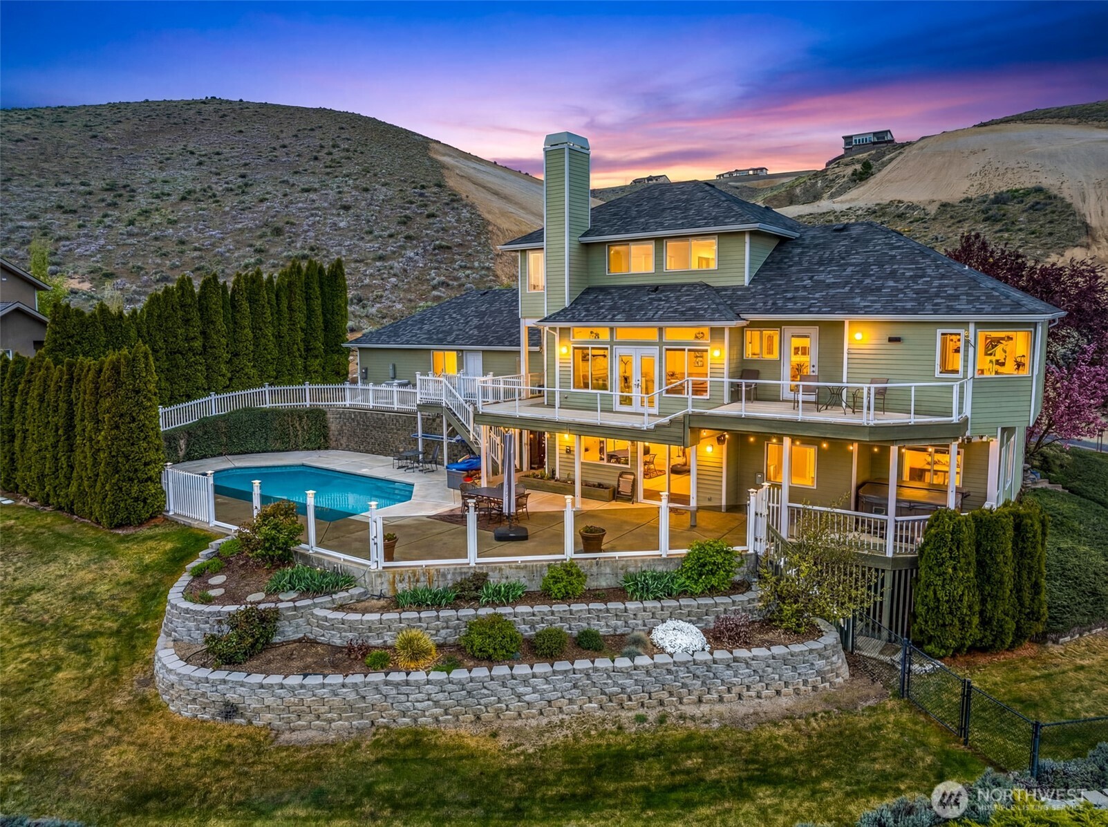 591 Daniels Drive NE, East Wenatchee, WA 98802