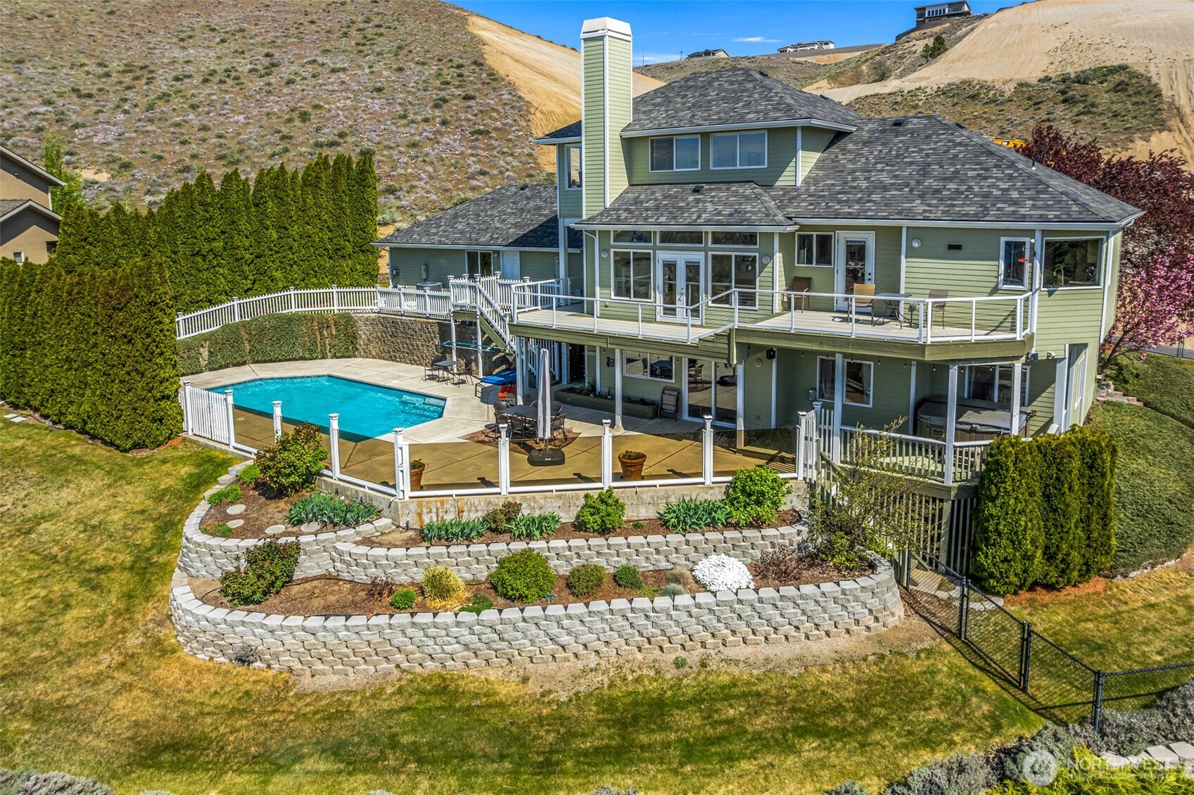 591 Daniels Drive NE, East Wenatchee, WA 98802