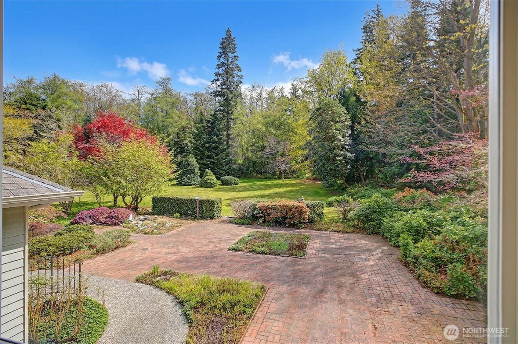 4193 S Camano Drive , Camano Island, WA 98282