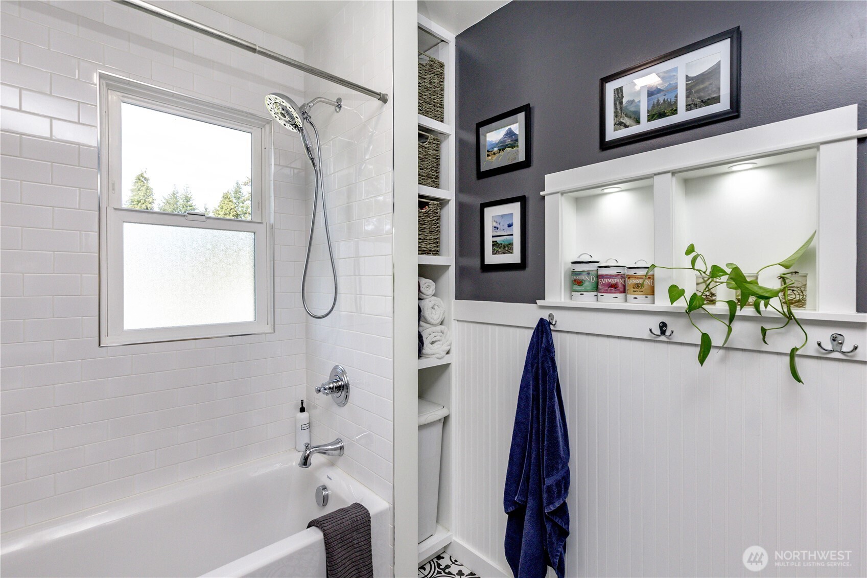 215 SW 183rd Street , Normandy Park, WA 98166