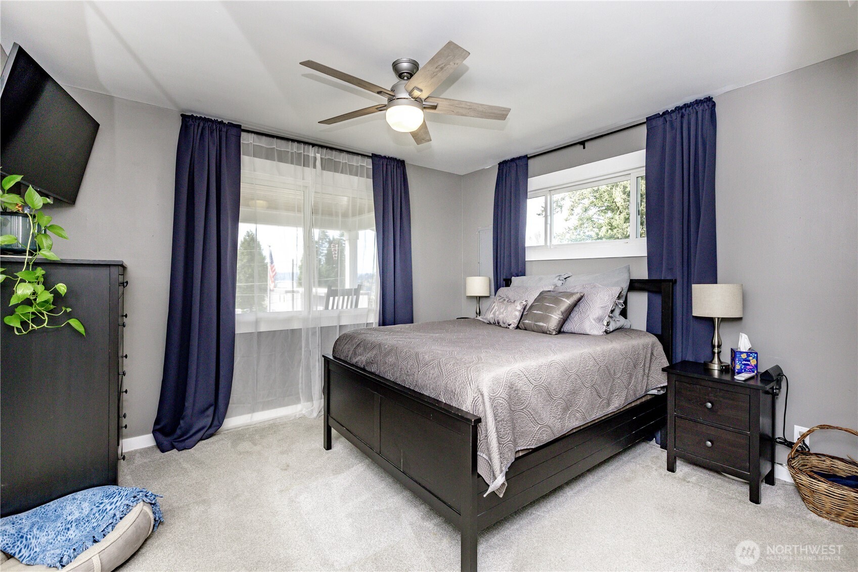 215 SW 183rd Street , Normandy Park, WA 98166