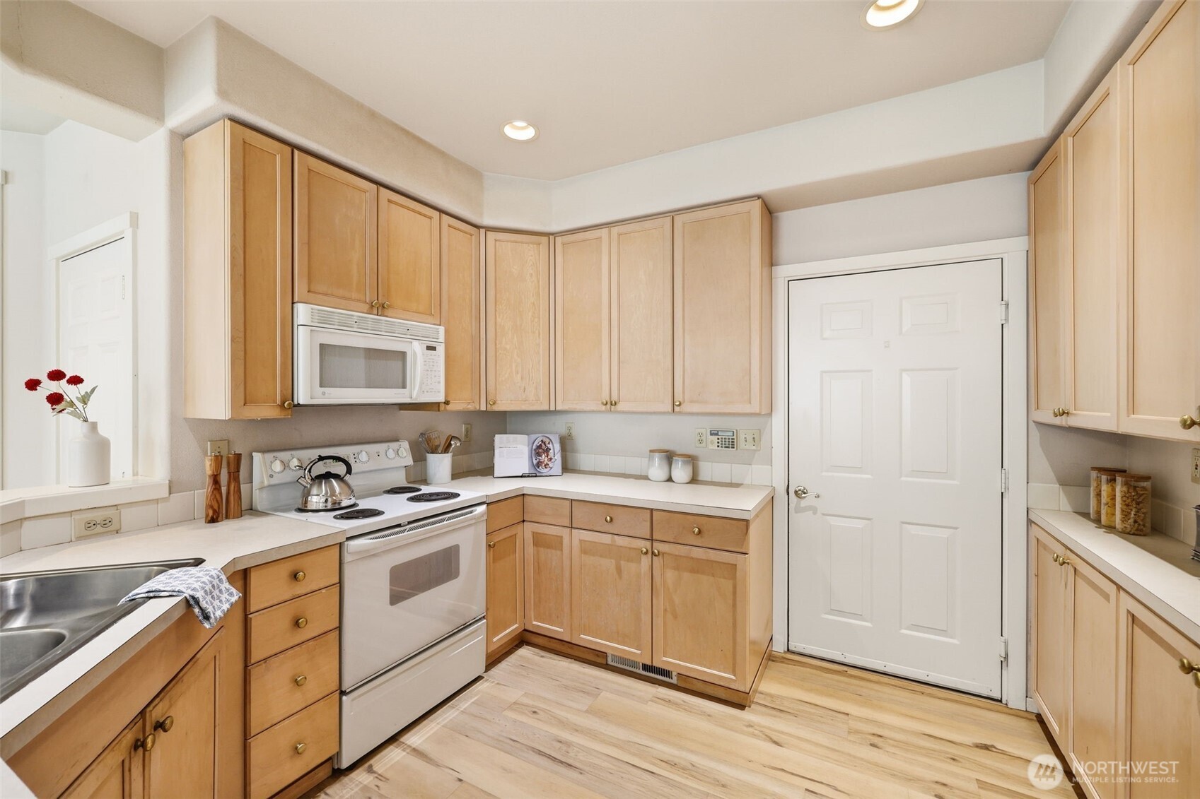 4322 NE 5th Court #106, Renton, WA 98059