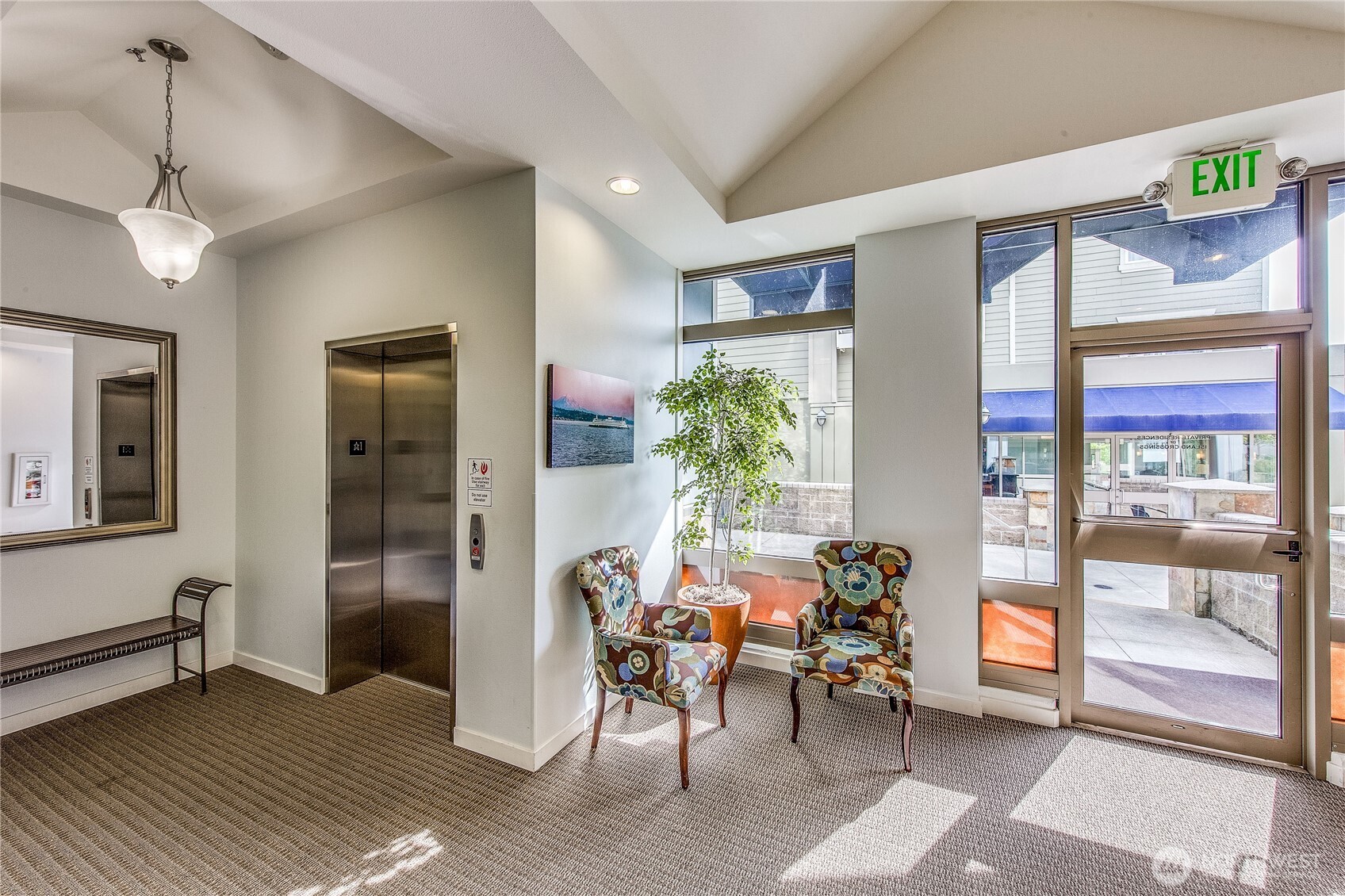 300 High School Road NE #300, Bainbridge Island, WA 98110