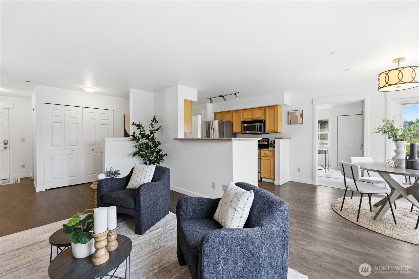 300 High School Road NE #300, Bainbridge Island, WA 98110