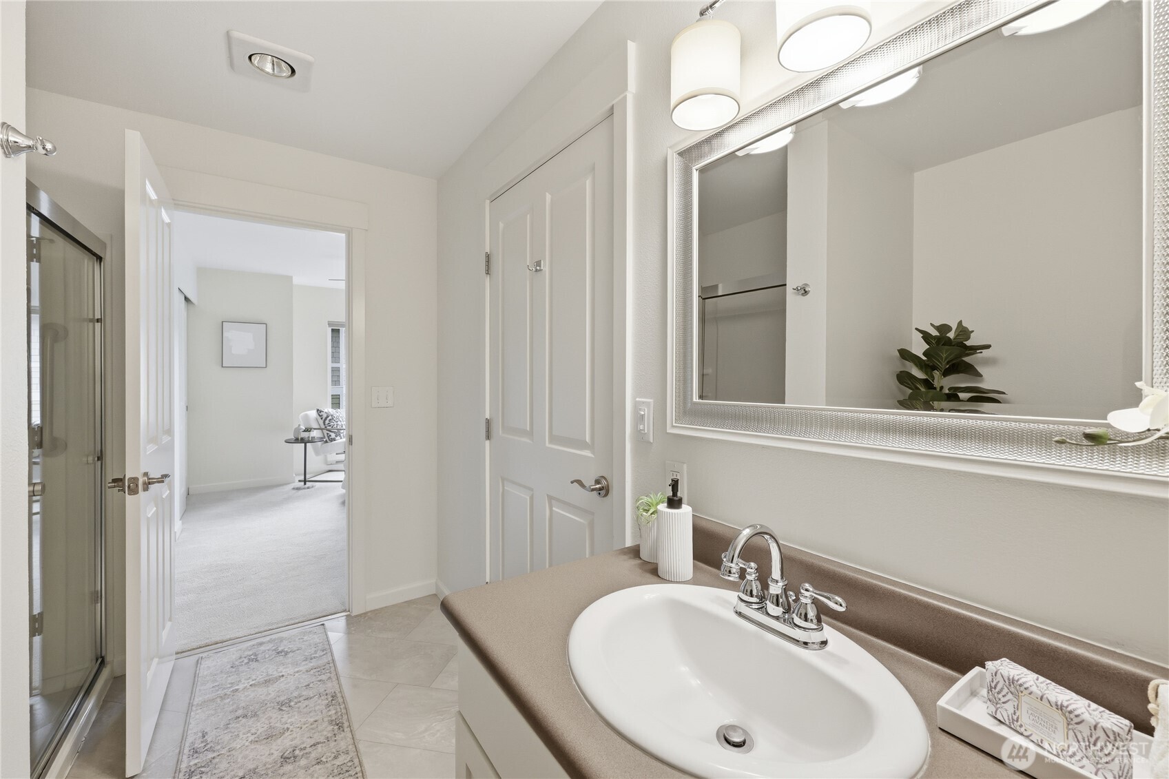 300 High School Road NE #300, Bainbridge Island, WA 98110